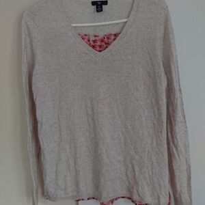 Gap beige with flowers backing top